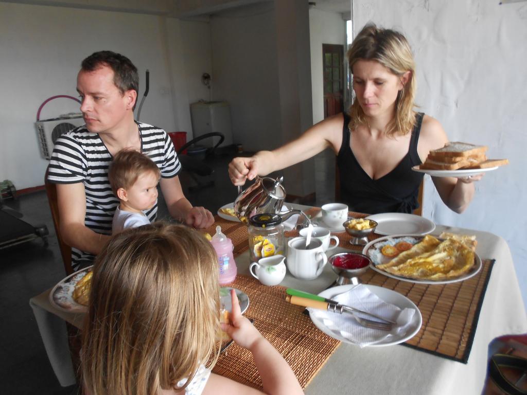 Shanith Guesthouse Negombo Phòng bức ảnh