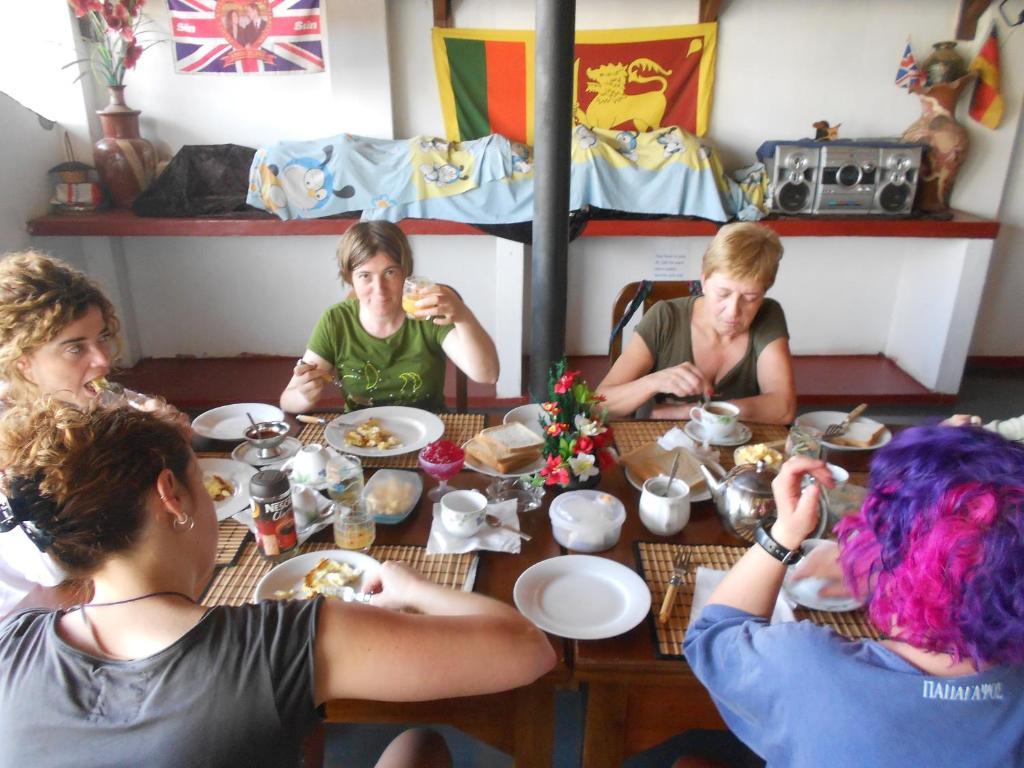Shanith Guesthouse Negombo Phòng bức ảnh